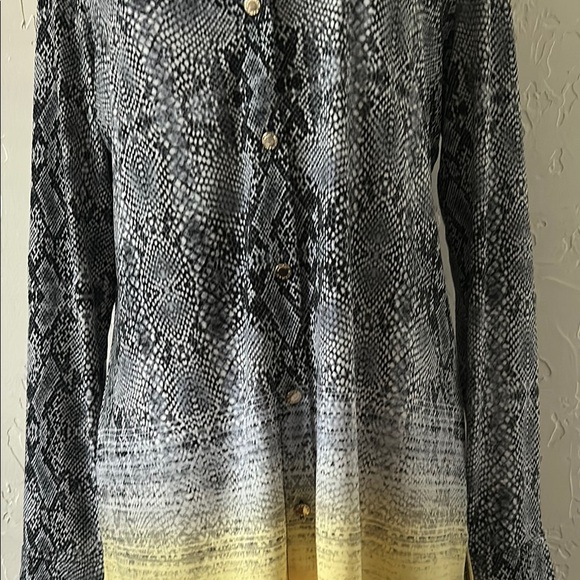 Dana Buchman Yellow and Gray Long Sleeve Button Down Shirt - Picture 2 of 8